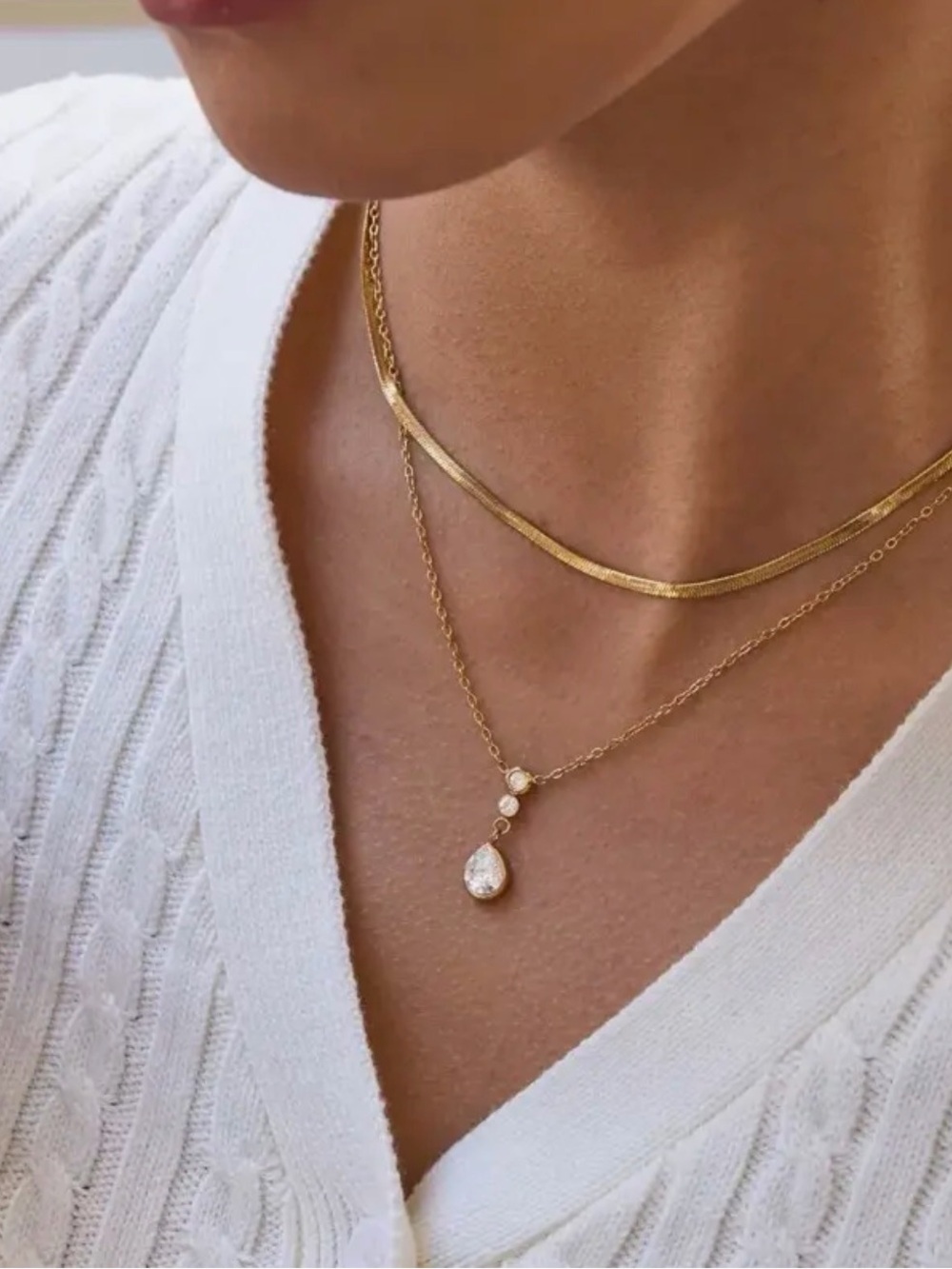 GOLD LAYERED RHINESTONE PENDANT NECKLACE (7782)